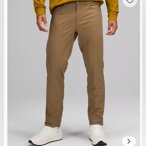 Lululemon Men's 5 Pocket Classic Fit Pant 30x32 Warpstreme 4 Way Stretch Khaki